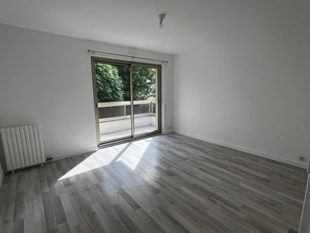 Location Appartement 2 pièces 45m² ST MAUR DES FOSSES 94100 - Photo 5
