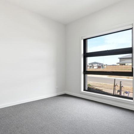 NEW BUILD HOME FOR RENT IN WYNDHAM VALE - Photo 2