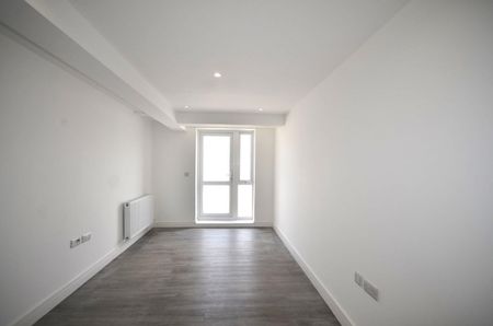 2 bedroom Flat To Let - Photo 4