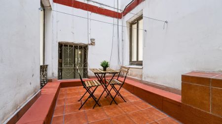 Room in a shared 11-bedroom apartment for rent in Sol, professionals and students only. - Photo 5
