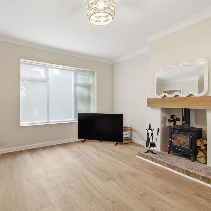 3 bedroom semi-detached house to rent - Photo 1