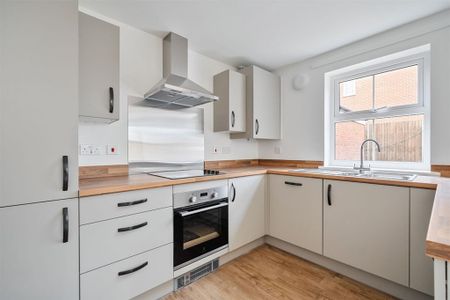 4 bedroom detached house to rent - Photo 5