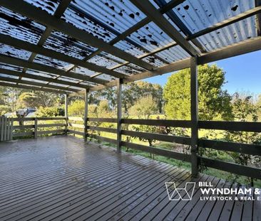 Family Home close to Nicholson Township - Six Month Lease ONLY - Photo 2