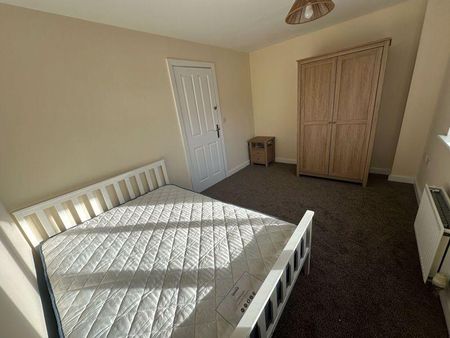 4 bedroom house to rent - Photo 3