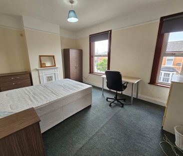 4 Bed Student Accommodation - Photo 2