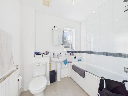 2 bedroom semi-detached house to rent - Photo 3