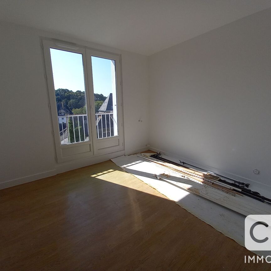 T3 - RUE BOURG LES BOURGS - Photo 1