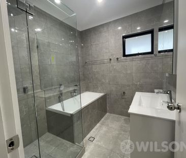 Fully Renovated Family Luxury in Prime St Kilda East - Photo 1
