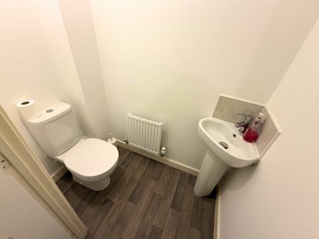 55 Hector Drive, Peterborough - Photo 3