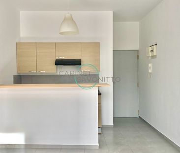 Location Appartement 1 pièce 26m² MARSEILLE 1er - Photo 3