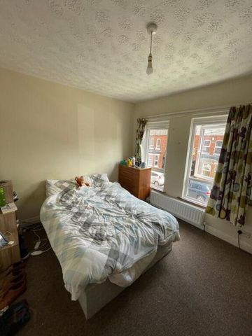 45 St Albans Gardens, Belfast, BT9 5DR - Photo 2