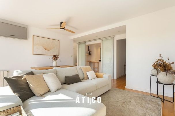 3 room luxury penthouse for rent in Barcelona, Spain - Photo 1