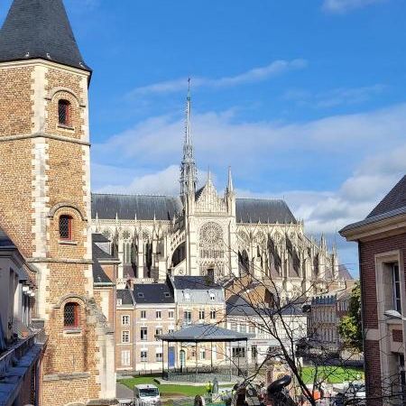 T4 AVEC VUE SUR LA CATHEDRALE AVEC UN GARAGE FERME - Photo 1