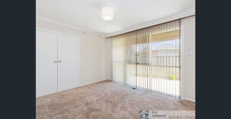 IMMACULATE FAMILY HOME - Photo 3