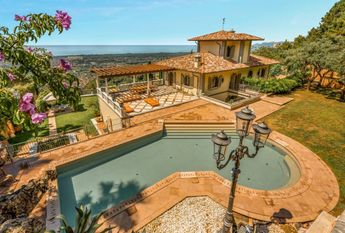 Via Murli, Pietrasanta, Tuscany 54038