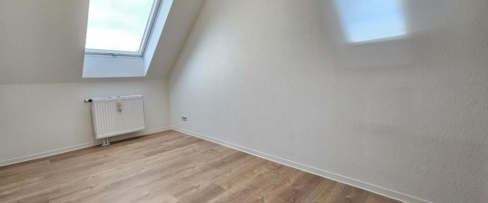 Super schöne 4-Zimmer Wohnung im Grünen mit Balkon komplett renoviert - Foto 1