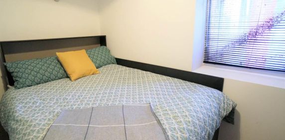 5 Holyhead Road - Photo 2