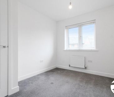 4 bedroom semi-detached house to rent - Photo 2