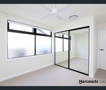 Stylish Townhouse Living in Nundah - Photo 5