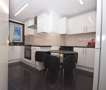 1 bedroom in a flat share to rent - Photo 6