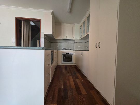 2/90 The Avenue, Parkville VIC 3052 - Photo 1