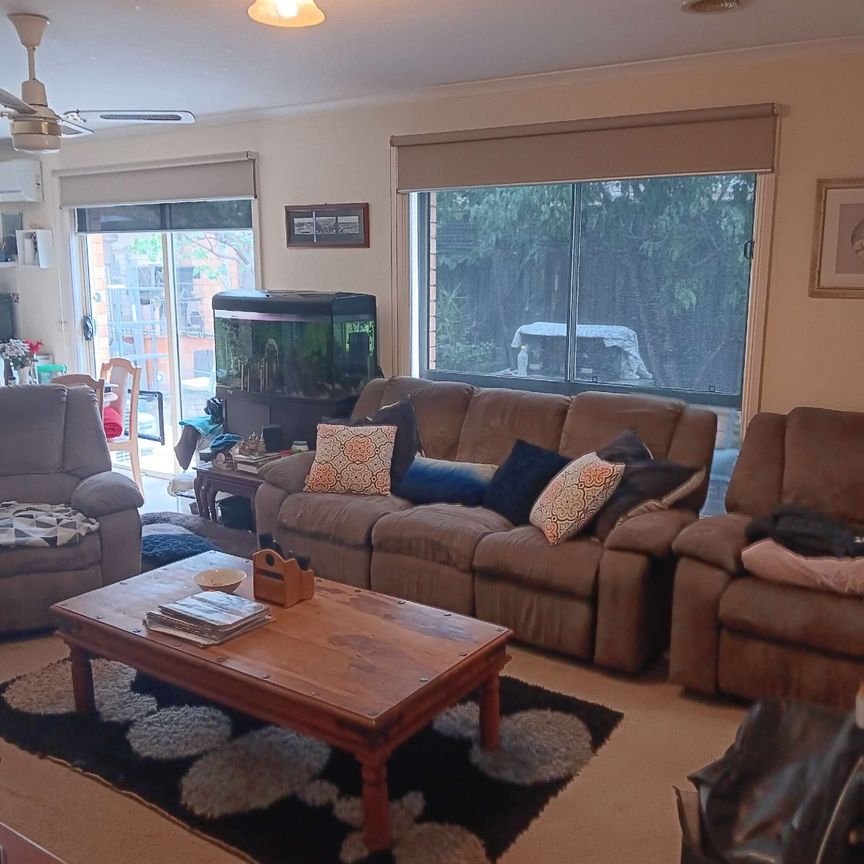 Whittington - Photo 1