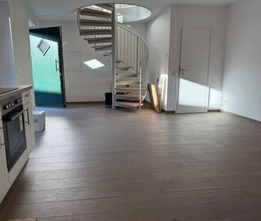 Hofromantik! Stilvolle Maisonettewohnung mit eigenem Eingang in län... - Photo 1