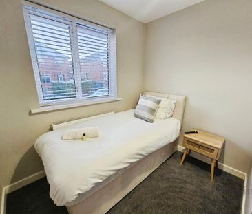 3 bedroom semi-detached house to rent - Photo 3