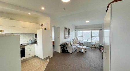 Beautifully presented 1 Bedroom - Photo 5