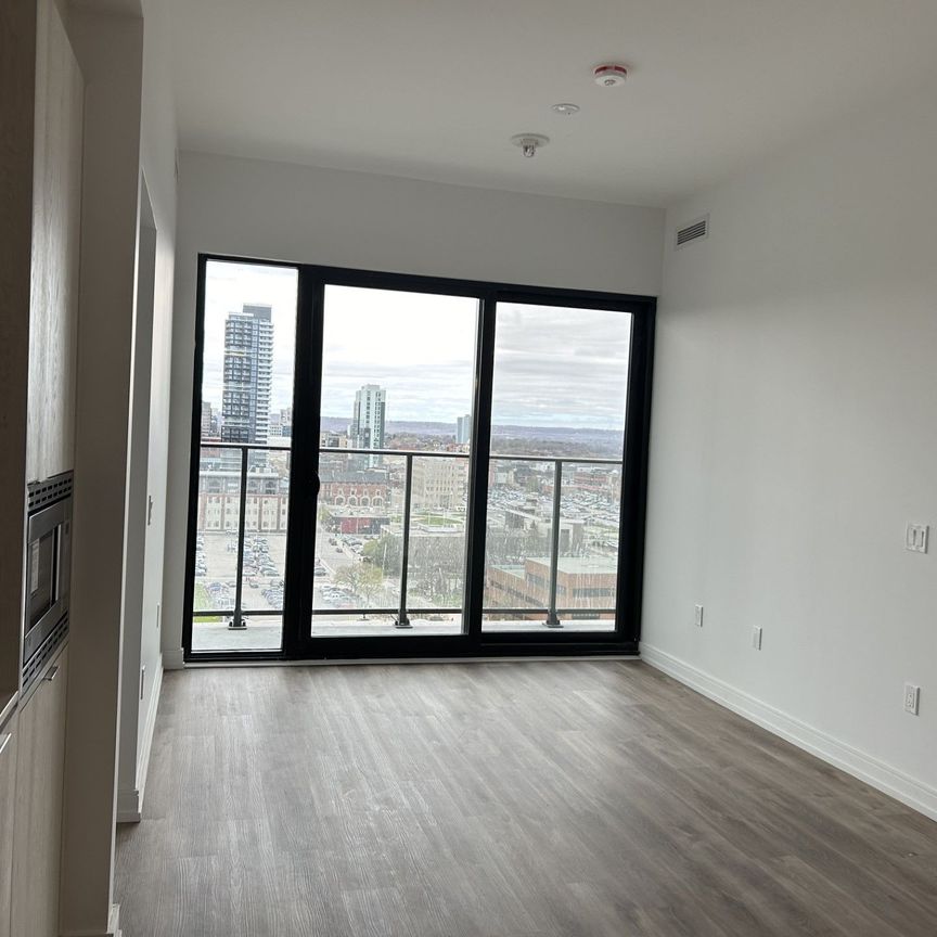 For Lease - 1 Jarvis Street Unit# 1509, Hamilton, Ontario - Photo 1