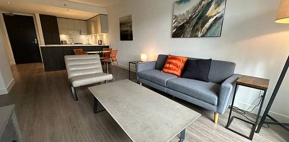 Vancouver Furnished Condo Rental - 1 Bed, 1 Bath, Tasteful Furnishings - Photo 2