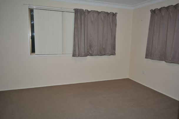 12 Ballin Drive, CENTENARY HEIGHTS - Photo 1