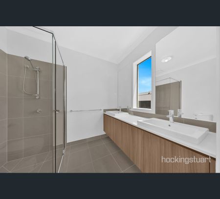 53 Prevelli Way, Wollert, Vic 3750 - Photo 2