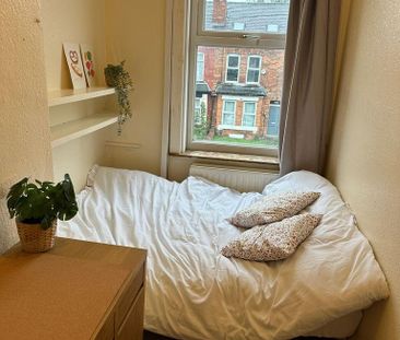 6 bedroom house to rent - Photo 2