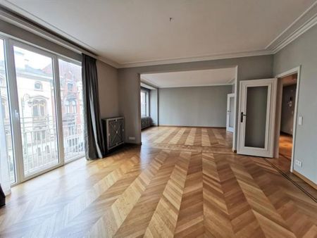 Tout savoir sur cet appartement à Ixelles, à Ixelles - Foto 2