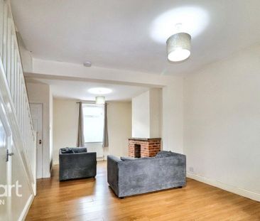 3 bedroom terraced house to rent - Photo 3