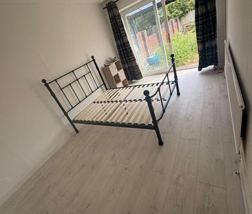 Room in a Shared House, Throgmorton Road, BS4 - Photo 5