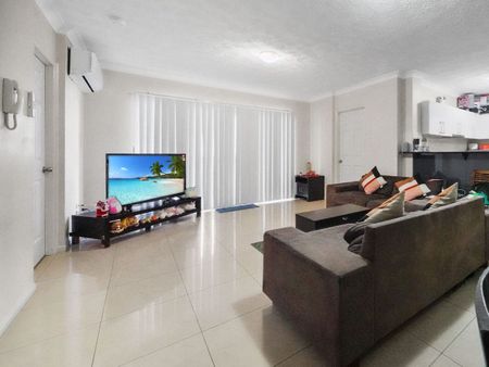 Modern 2-Bedroom fully furnished Apartment in Prime Location - Photo 3