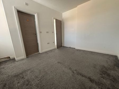 Attleborough Road, Nuneaton, CV11 - Photo 3