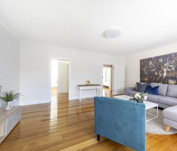 Spacious One-Bedroom Apartment in Prime Armadale Location - Photo 2