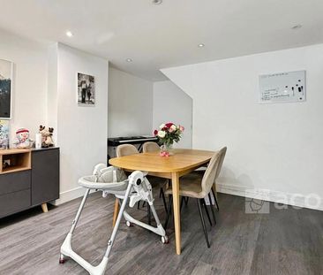 4 bedroom semi-detached house to rent - Photo 3