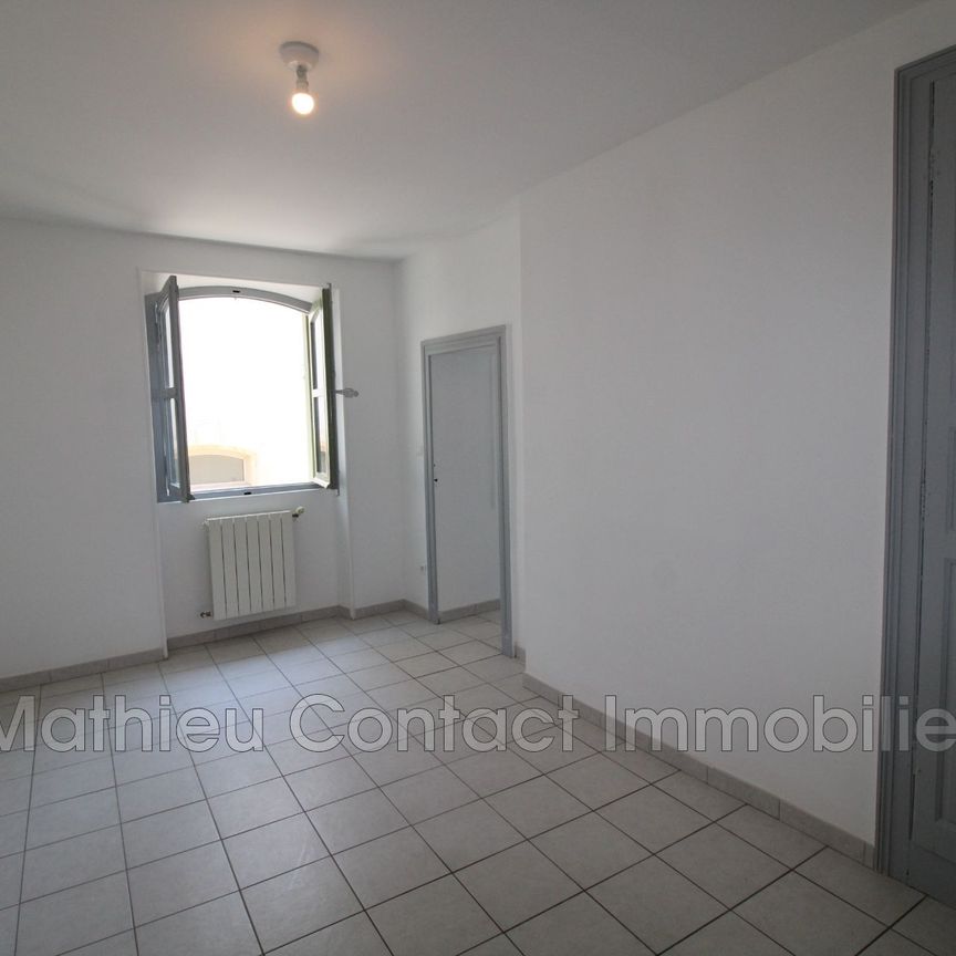 Ecusson, Location appartement 3 pièces 83 m² - Photo 1