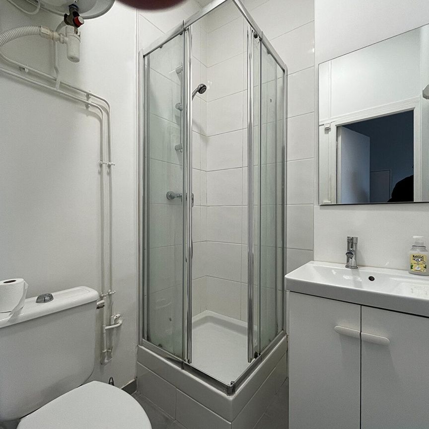 Studio paris 10ème 15.56 m2, - Photo 1