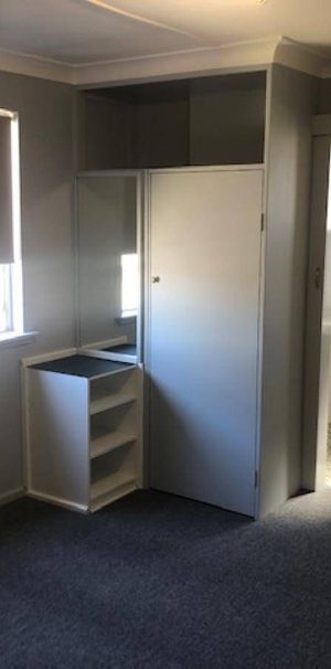 ONE BEDROOM APARTMENT MOMENTS FROM THE LAKE - Photo 2