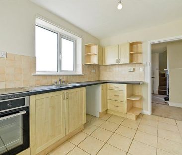 2 bedroom semi-detached house to rent - Photo 6