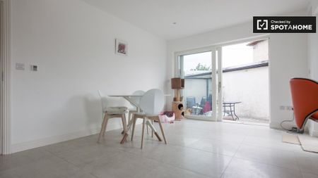 Simple single room to rent in Walkinstown, Dublin. - Photo 3