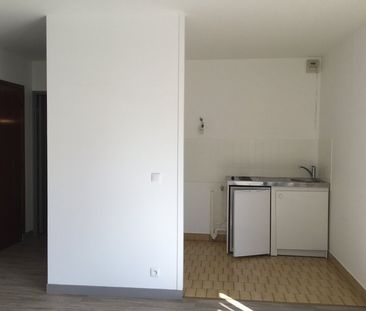 Location Appartement 1 pièce 29m² - Photo 2