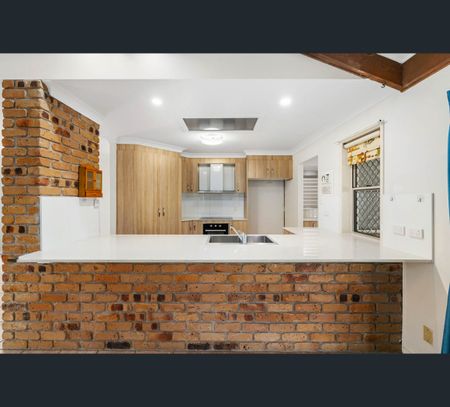 4 Ophelia Court, Sunnybank Hills, Qld 4109 - Photo 4