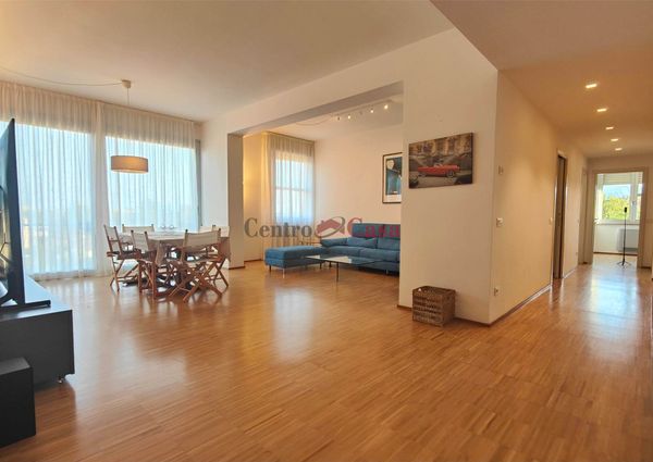 Signorile appartamento di 176 mq. ristrutturato, con vista panoramica