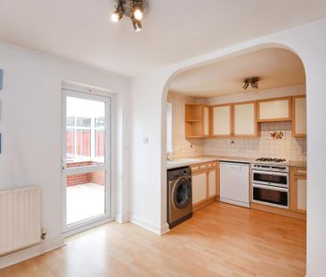 4 bedroom townhouse to rent - Photo 3